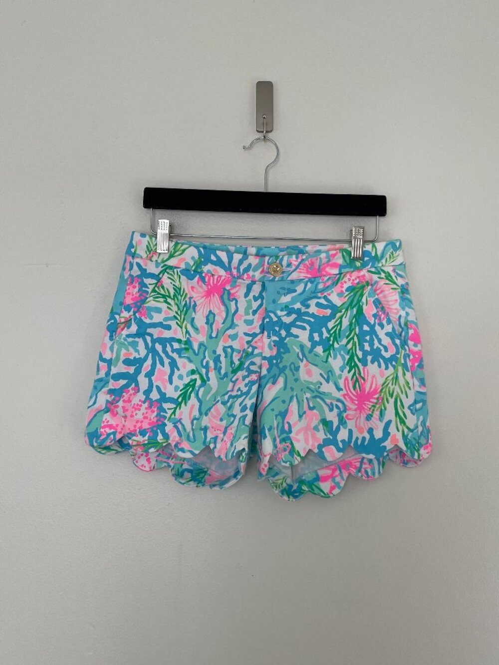 Lilly Pulitzer The Buttercup 5" Cotton Scalloped Shorts in Coral Bay Size 6
